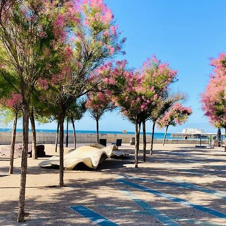 Seaside Snug, By The Beach, In Central Worthing With Parking 외부 사진