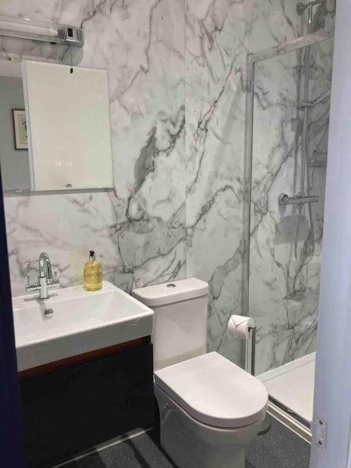 Seaside Snug, By The Beach, In Central Worthing With Parking 외부 사진