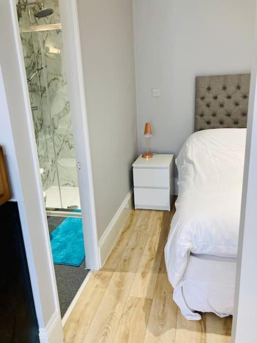 Seaside Snug, By The Beach, In Central Worthing With Parking 외부 사진